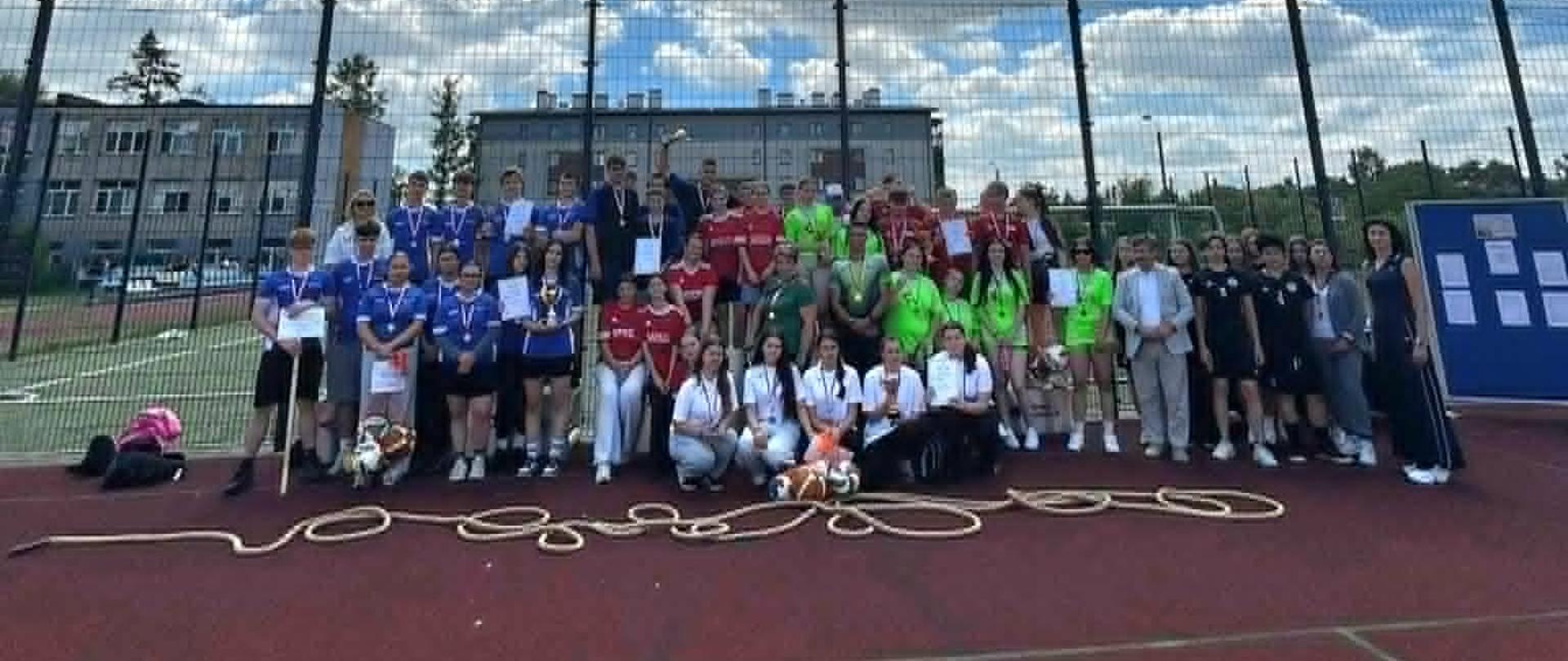 II Otwarte Międzypowiatowe zawody uczniów klas 7-8 Szkół Podstawowych
w przeciąganiu liny
