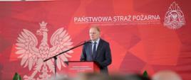 Wiceszef MSWiA Czesław Mroczek w nowym obiekcie strażaków z Janowa Lubelskiego