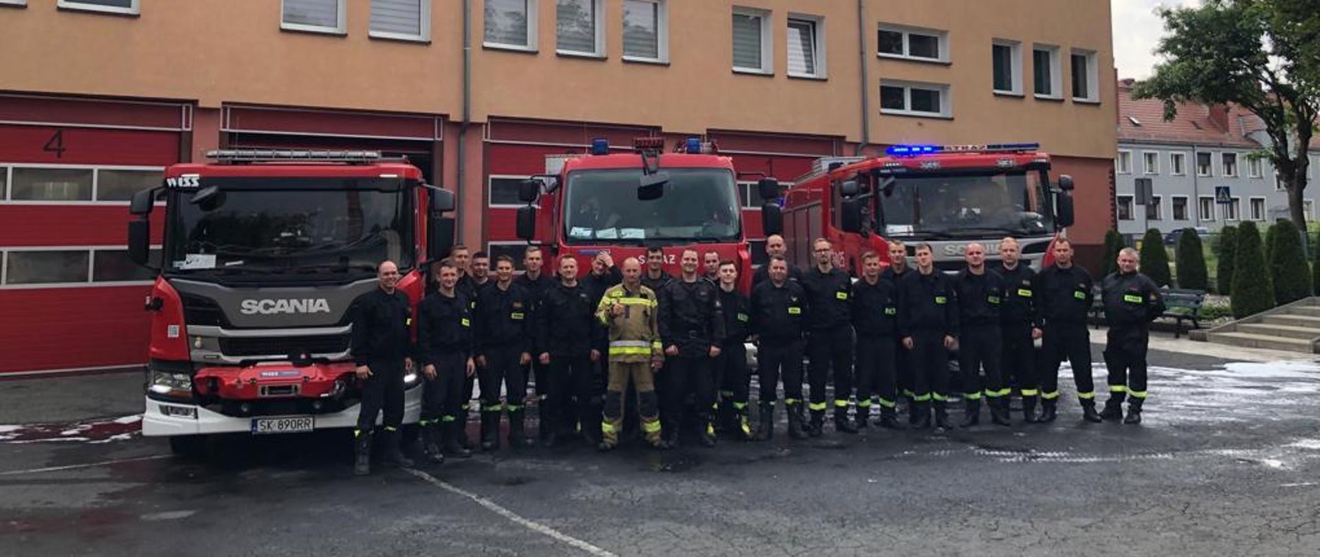 Uroczyste pożegnanie dowódcy jednostki z Jednostki Ratowniczo-Gaśniczej w Pyskowicach
