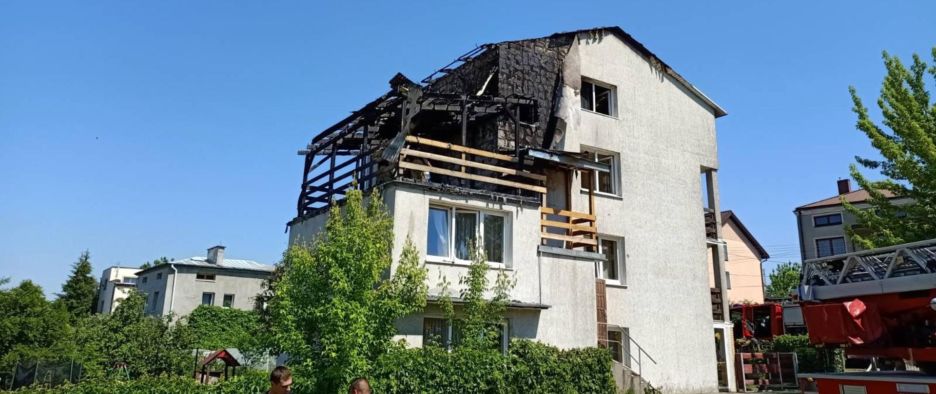 Pożar domu w Białymstoku przy ul. Włościańskiej. 