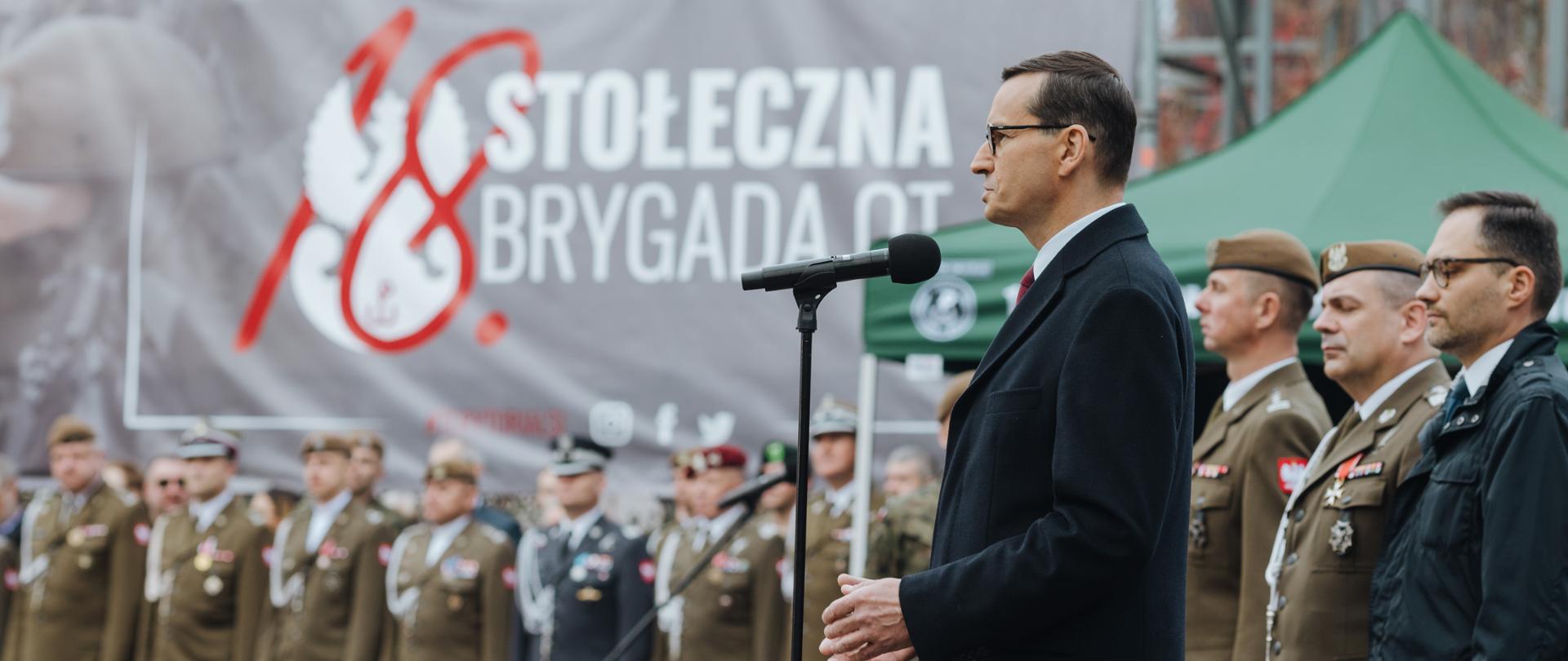 Pan Premier Mateusz Morawiecki podczas zaprzysiężenia żołnierzy 18. Stołecznej Brygady Obrony Terytorialnej.