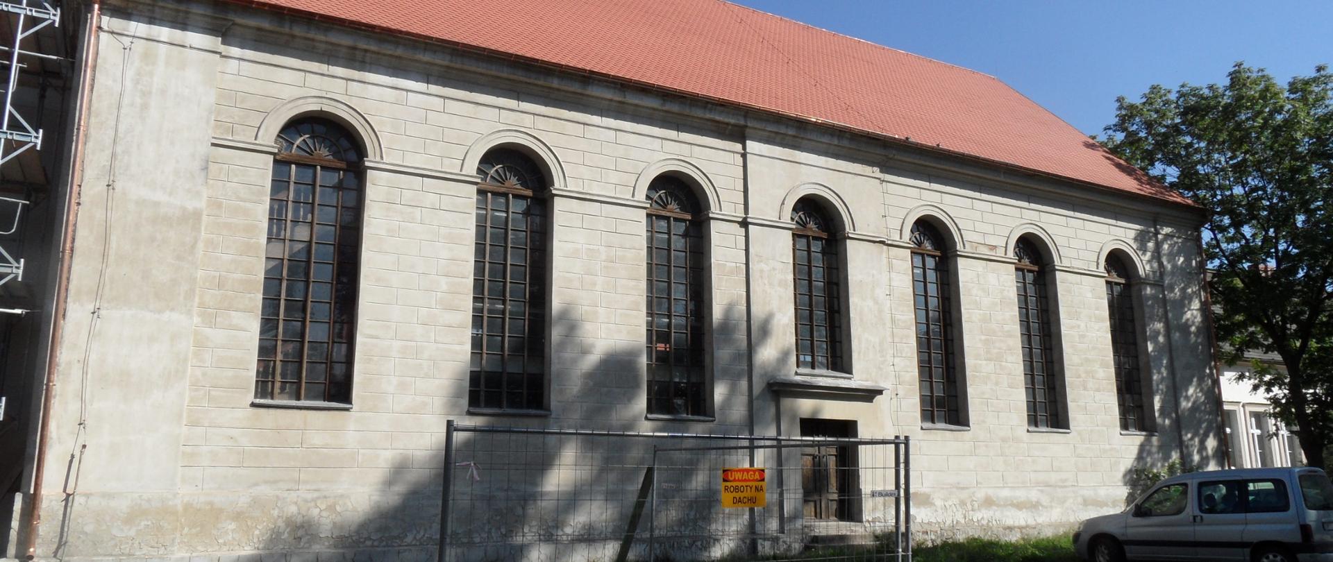 Barkowo, gmina Żmigród, kościół pomocniczy p.w. św. Antoniego po remoncie dachu