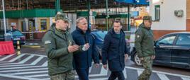 Wiceminister Czesław Mroczek na przejściu granicznym w Bobrownikach