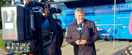 Wicewojewoda podczas inauguracji trasy szczepionkobusa w powiecie brodnickim