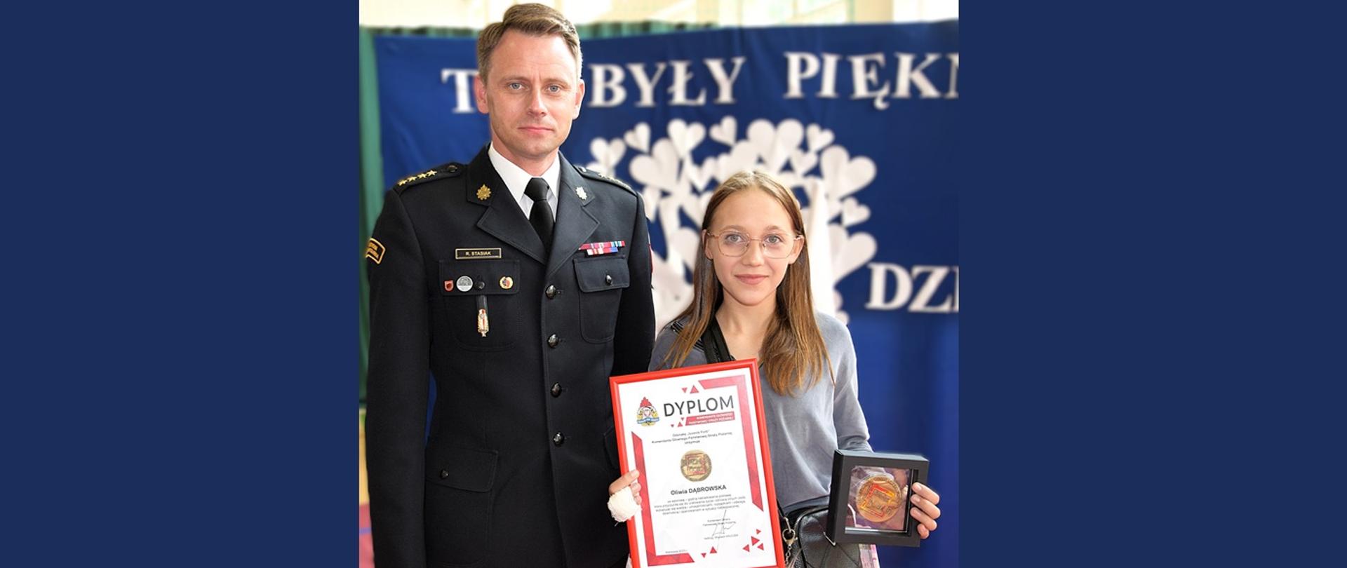 Młoda Bohaterka z Odznaką „Iuvenis Forti”. Uratowała Rodzinę z Pożaru.