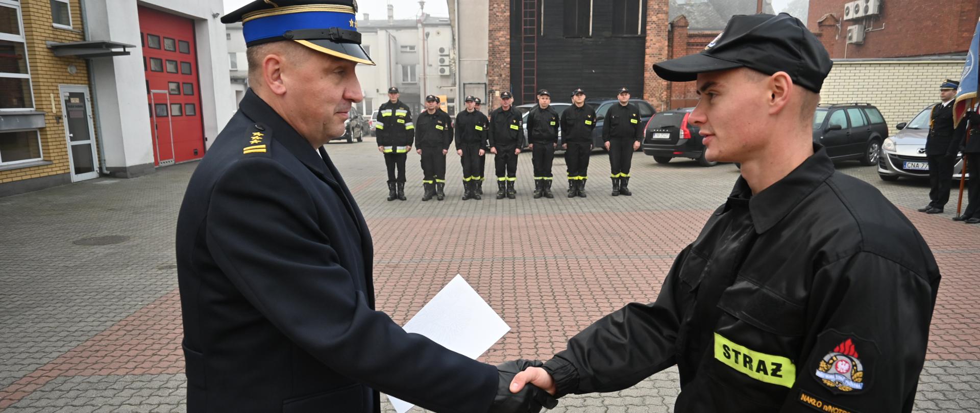 Na zdjęciu uczestnicy uroczystości