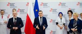 Premier Mateusz Morawiecki podczas wizyty w Narodowym Centrum Onkologii im. Marii Skłodowskiej-Curie w Gliwicach.