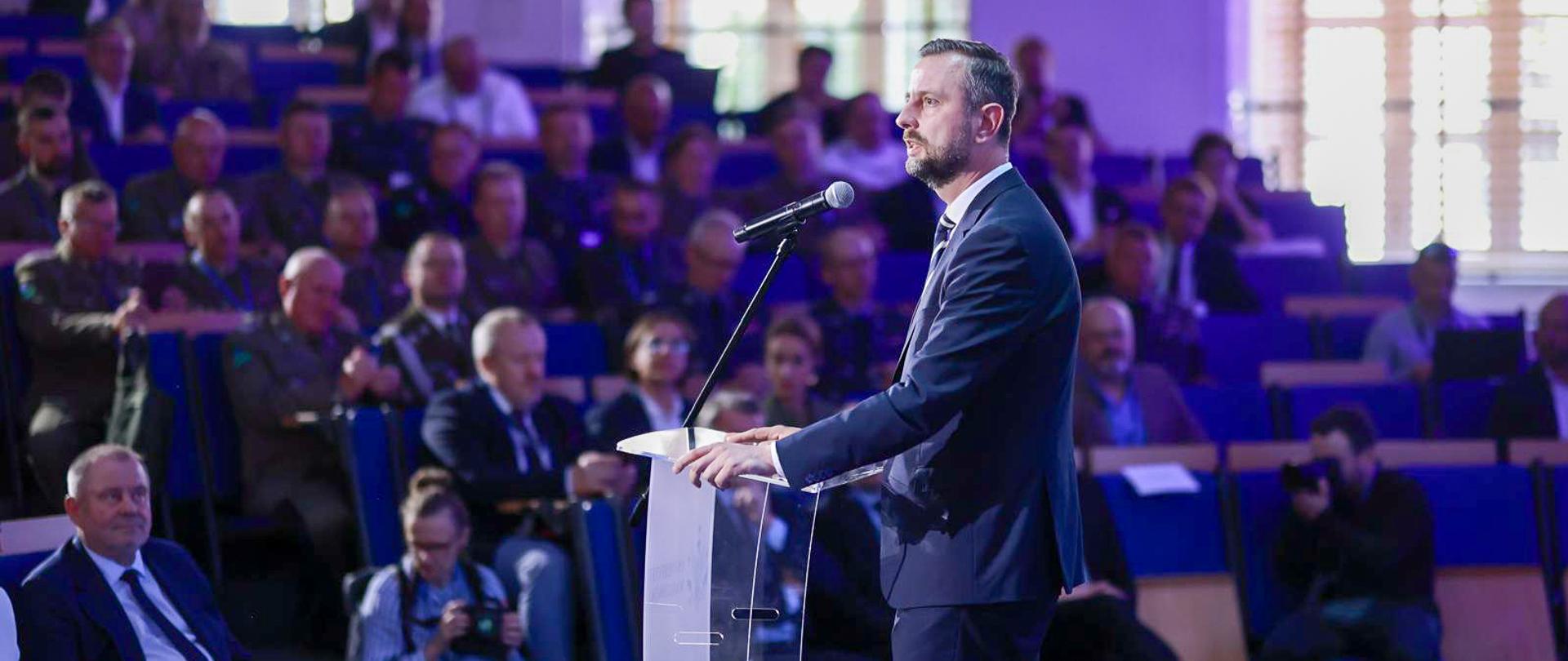 16 czerwca 2025 r. na Uniwersytecie Warszawskim, Władysław Kosiniak-Kamysz, wicepremier-minister obrony narodowej wziął udział w Forum Bezpieczeństwa Europy Środkowej i Wschodniej „Razem dla bezpiecznej Europy”. Fot. Krzysztof Niedziela/MON