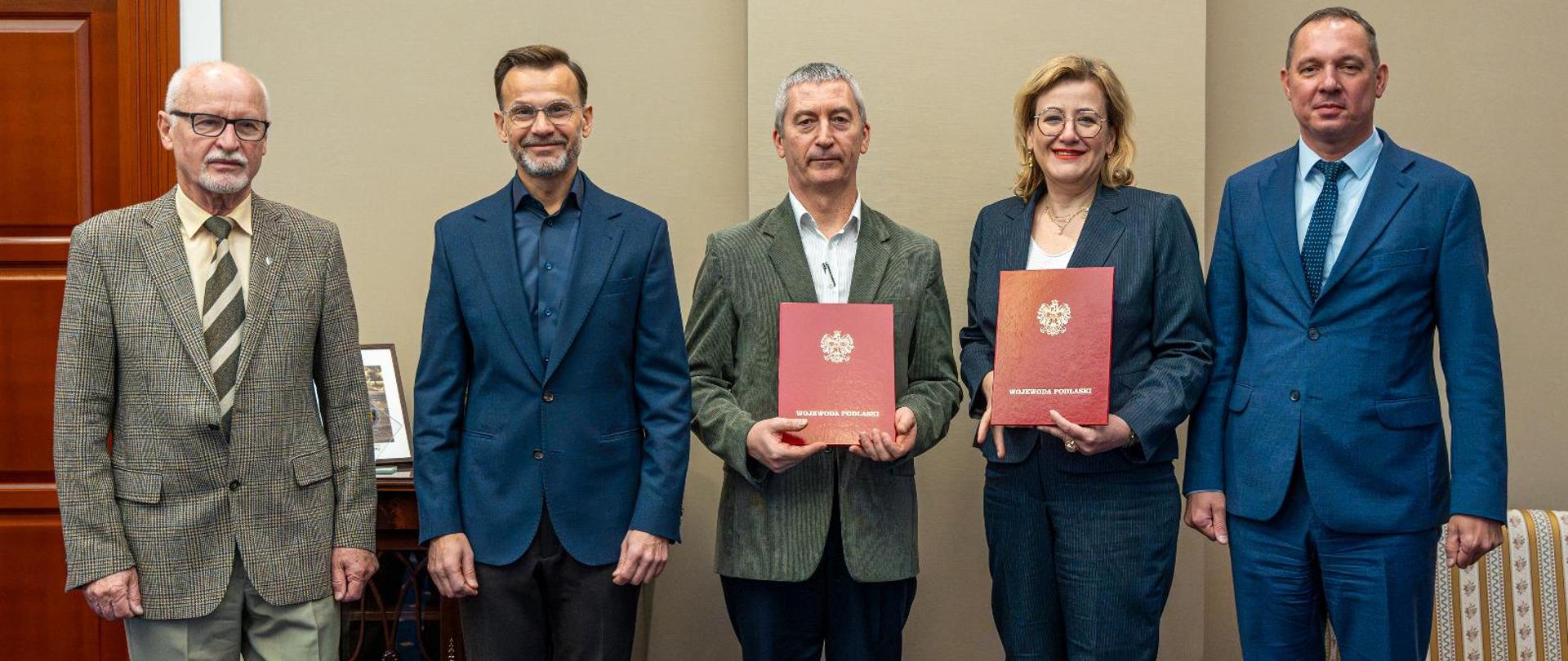 Przekazanie aktów powołania nowym konsultantom wojewódzkim w dziedzinie ochrony zdrowia