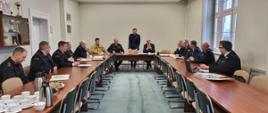 Na zdjęciu zespół roboczy w składzie min. Wojewoda Zachodniopomorski, Zachodniopomorski Komendant Wojewódzki wraz z Zastępcą, strona PSP oraz strona OSP