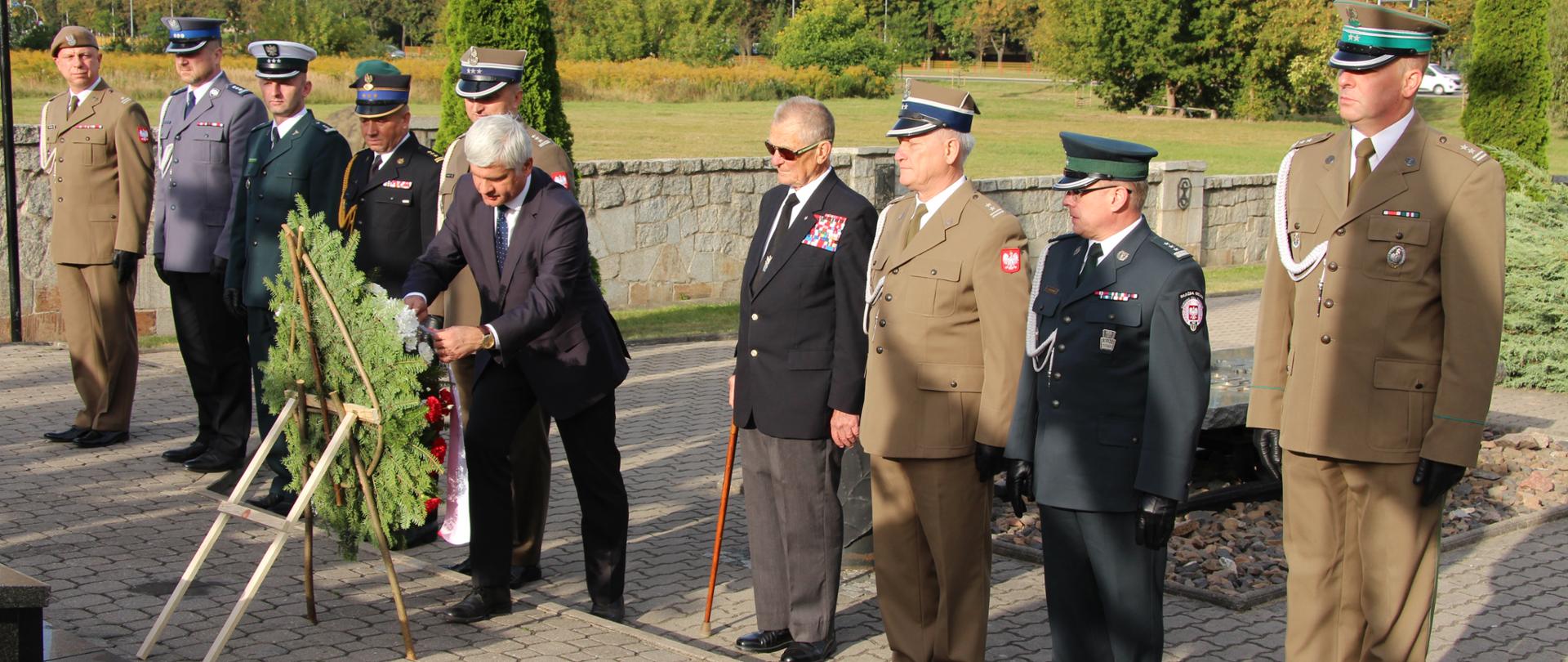 80. rocznica agresji sowieckiej na Polskę: Wojewoda podlaski oddał hołd poległym i pomordowanym