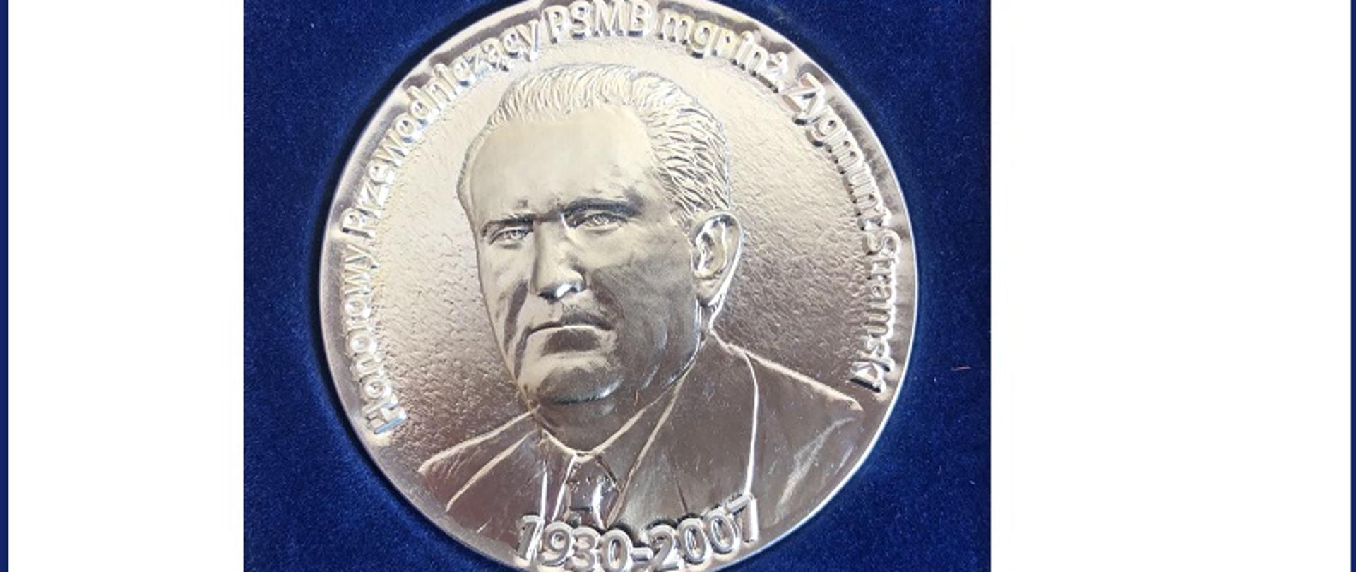 Medal z wizerunkiem honorowego Przewodniczącego Polskiego Towarzystwa Mykologów Budownictwa magistra inżyniera Zygmunta Stramskiego