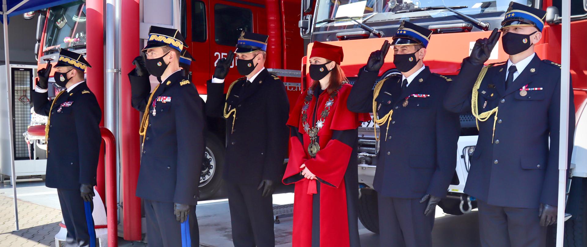 Obchody Dnia Strażaka w Szkole Głównej Służby Pożarniczej