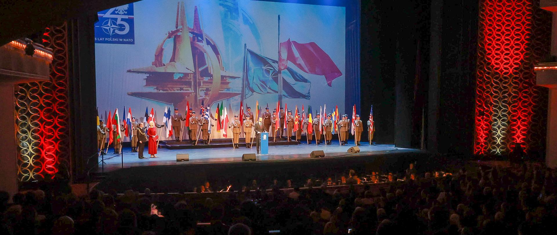 16 marca 2024 r. w Teatrze Wielkim – Operze Narodowej w Warszawie odbyła się Gala z okazji 25. rocznicy wstąpienia Polski do NATO, w trakcie której uhonorowano osoby najbardziej zasłużonych dla procesu akcesji i członkostwa Polski w Sojuszu Północnoatlantyckim.