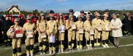 Grupa dzięwcząt MDP Sońsk które zajęły pierwsze miejsce w zawodach 