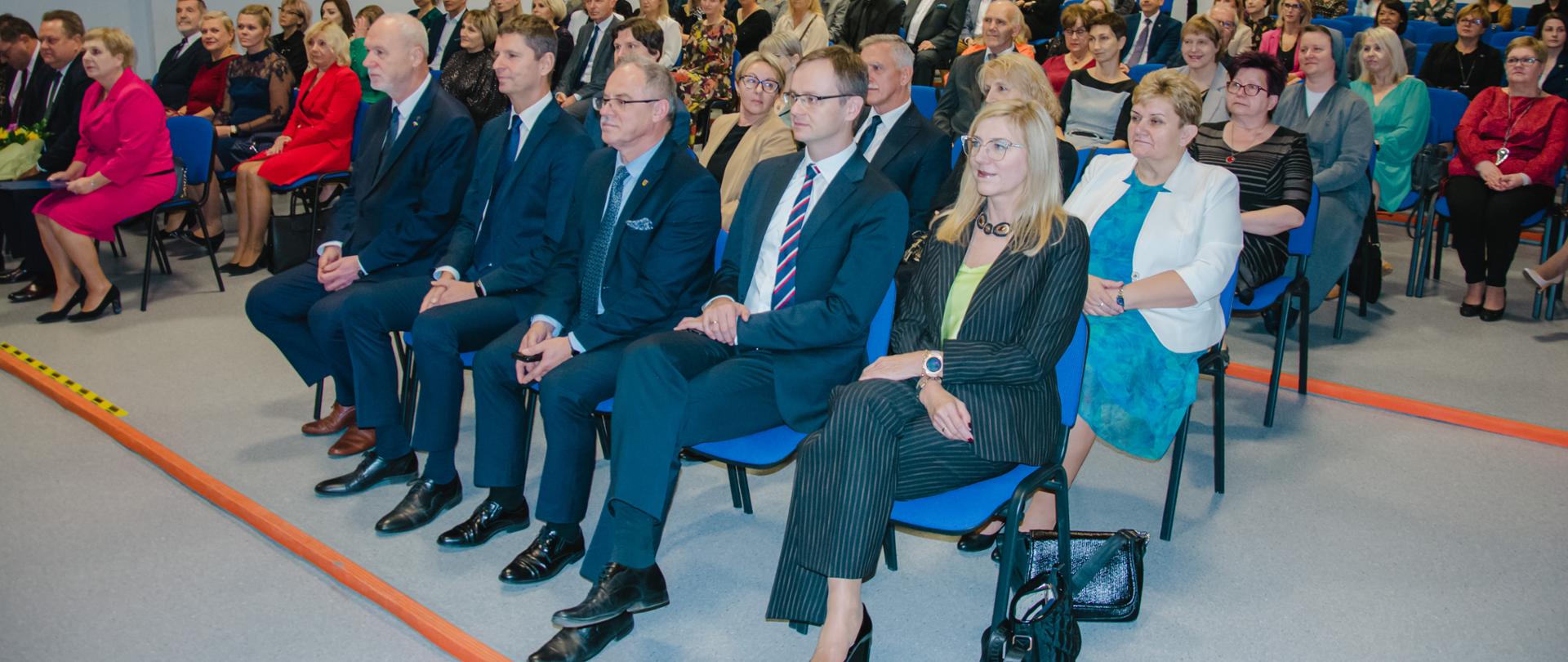 Wicewojewoda podlaski Tomasz Madras na suwalskich obchodach Dnia Edukacji Narodowej