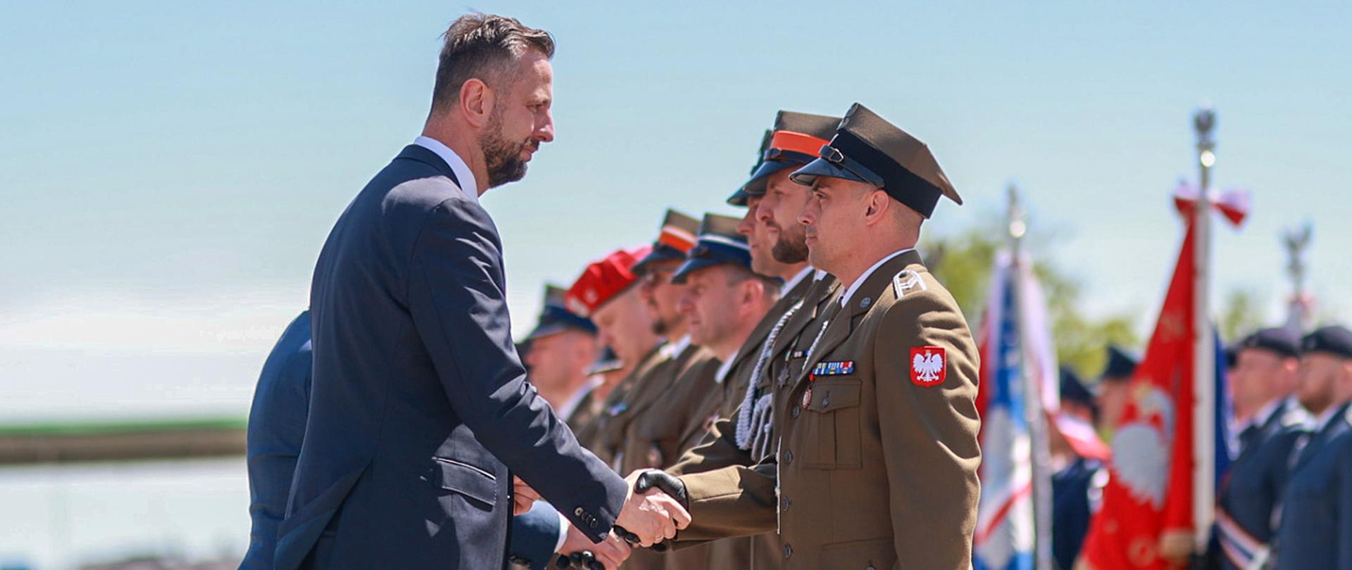 29 maja 2025 r. w Gdyni, Władysław Kosiniak-Kamysz, wicepremier - minister obrony narodowej wziął udział w centralnych obchodach Dnia Weterana Działań Poza Granicami Państwa. Fot. Krzysztof Niedziela/MON
