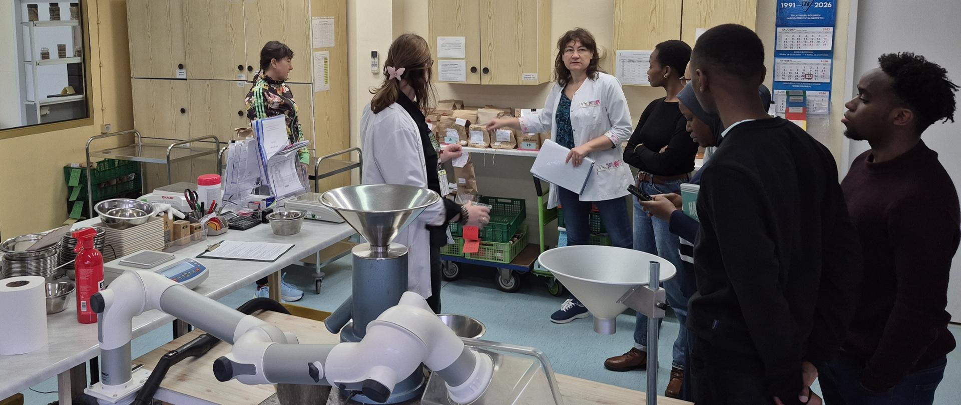 Pokój wydzielania próbek – omówienie sposobu wydzielania próbki analitycznej