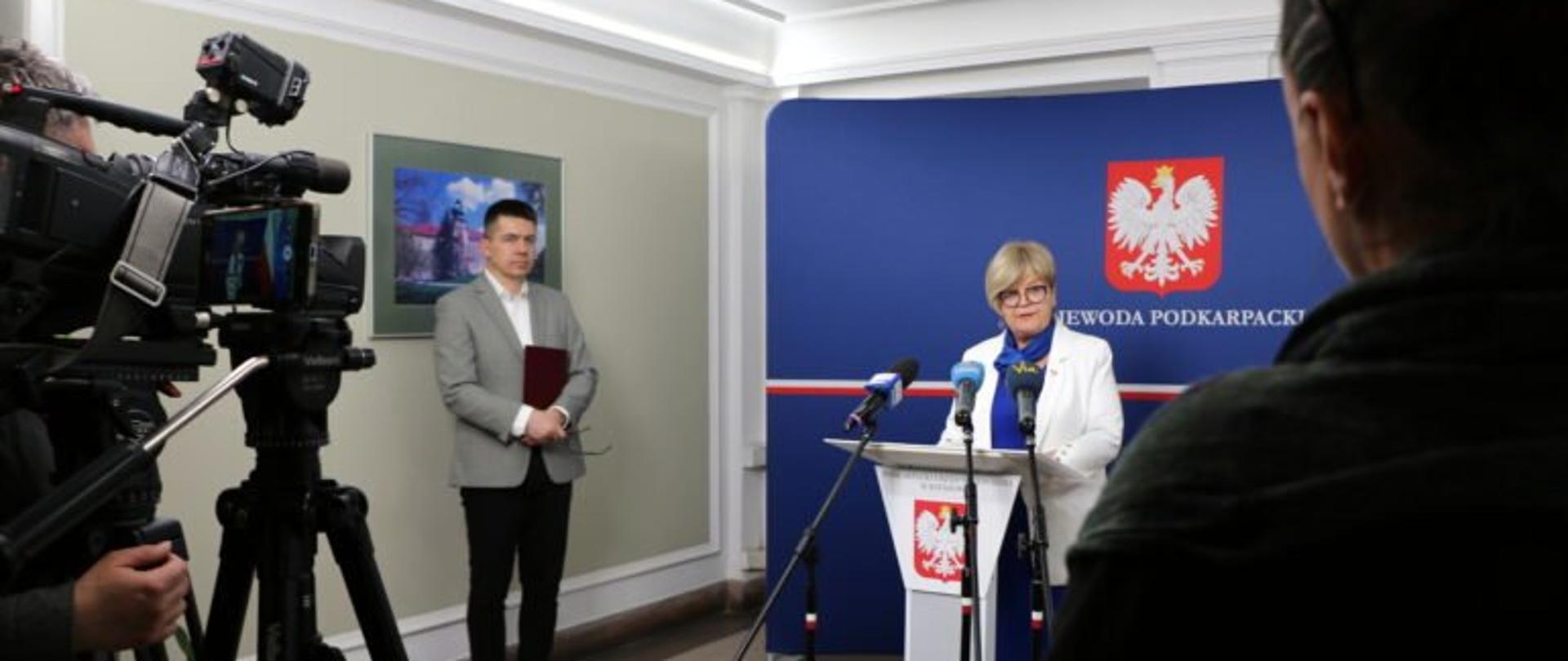 Wojewoda podkarpacki Teresa Kubas-Hul podczas konferencji prasowej