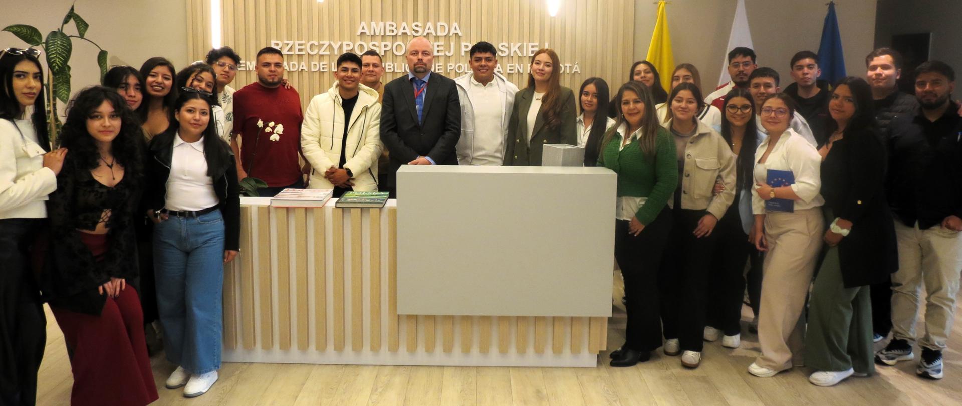 Estudiantes de la Universidad Mariana de Pasto en la Embajada de Polonia