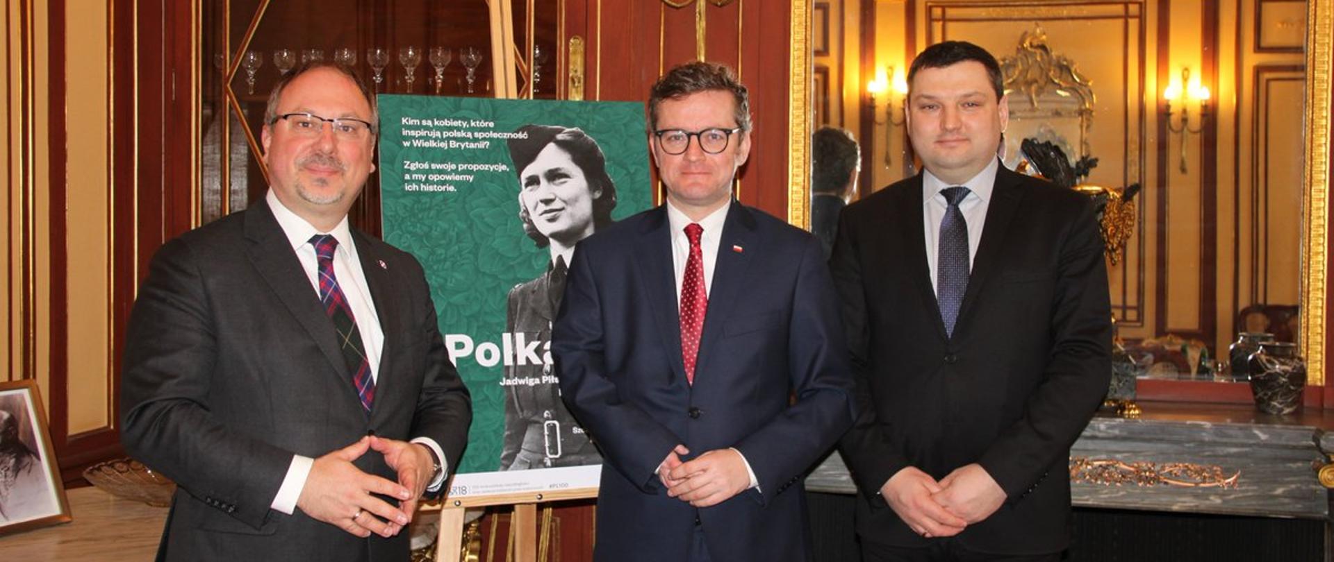 Wiceminister Grzegorz Witkowski, Arkady Rzegocki, ambasador RP w Londynie oraz Michał Wójcik, dyrektor departamentu ds. współpracy międzynarodowej MGMiŻŚ obecni na spotkaniu ws. Światowych Dni Morza
