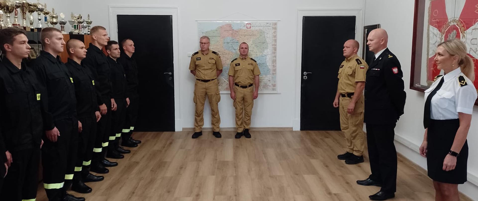 Zaprzysiężenie nowych funkcjonariuszy KP PSP w Nysie.