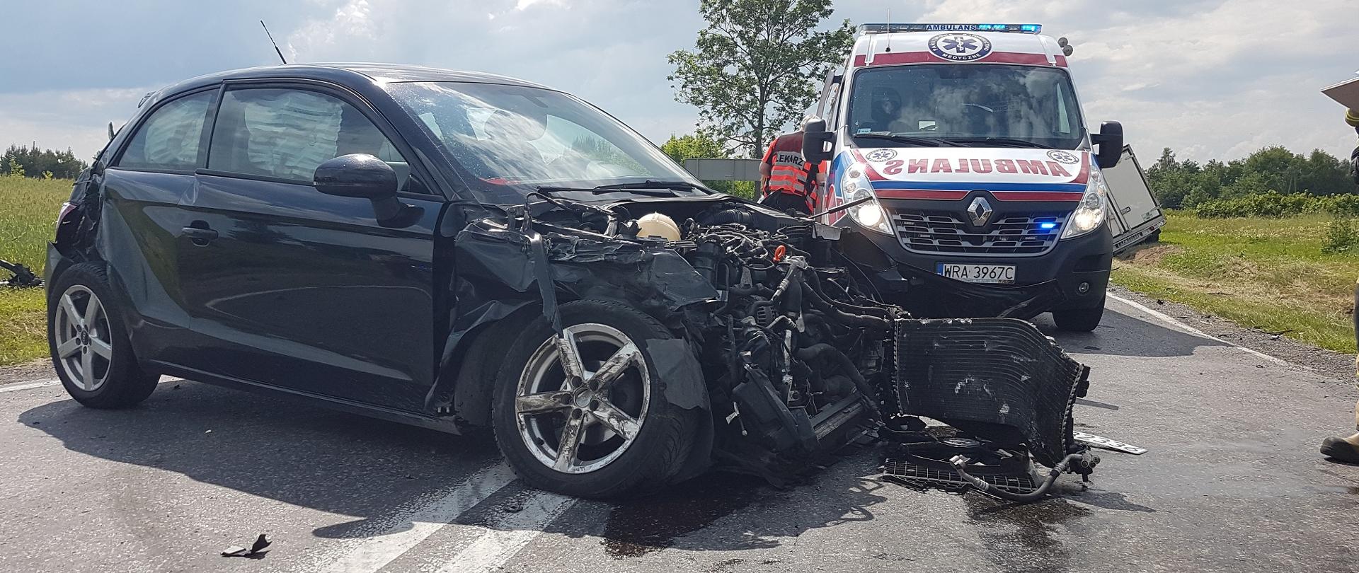 Zderzenie trzech pojazdów, dwóch osobowych i jednego dostawczego na skrzyżowaniu drogi wojewódzkiej 747 z drogą powiatową 3536W przy miejscowości Pawliczka. 