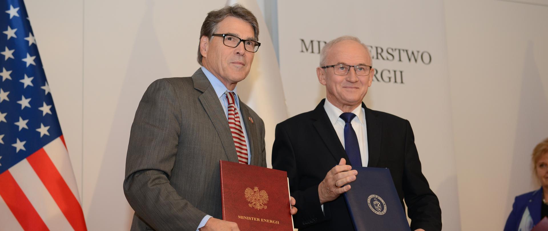 Ministrowie z deklaracjami