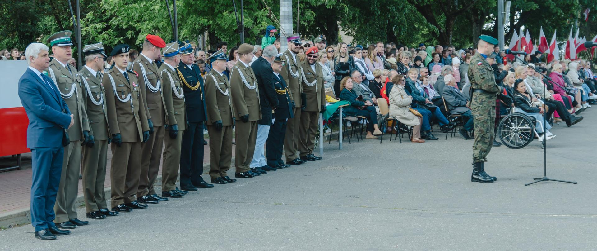Przysięga żołnierzy dobrowolnej zasadniczej służby wojskowej 18. Białostockiego Pułku Rozpoznawczego