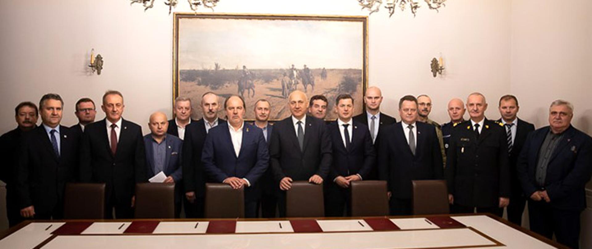 Porozumienie MSWiA i związków zawodowych funkcjonariuszy