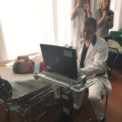 trwa badanie pacjenta