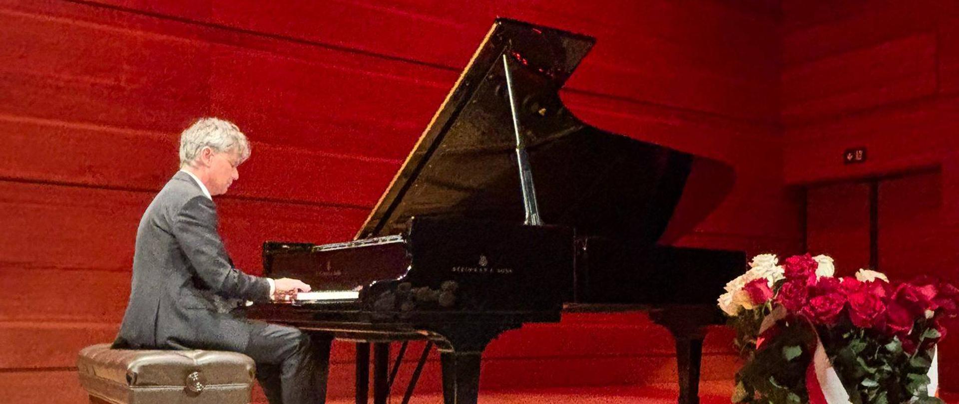 Recital fortepianowy polskiej muzyki klasycznej w wykonaniu Pawła Kowalskiego