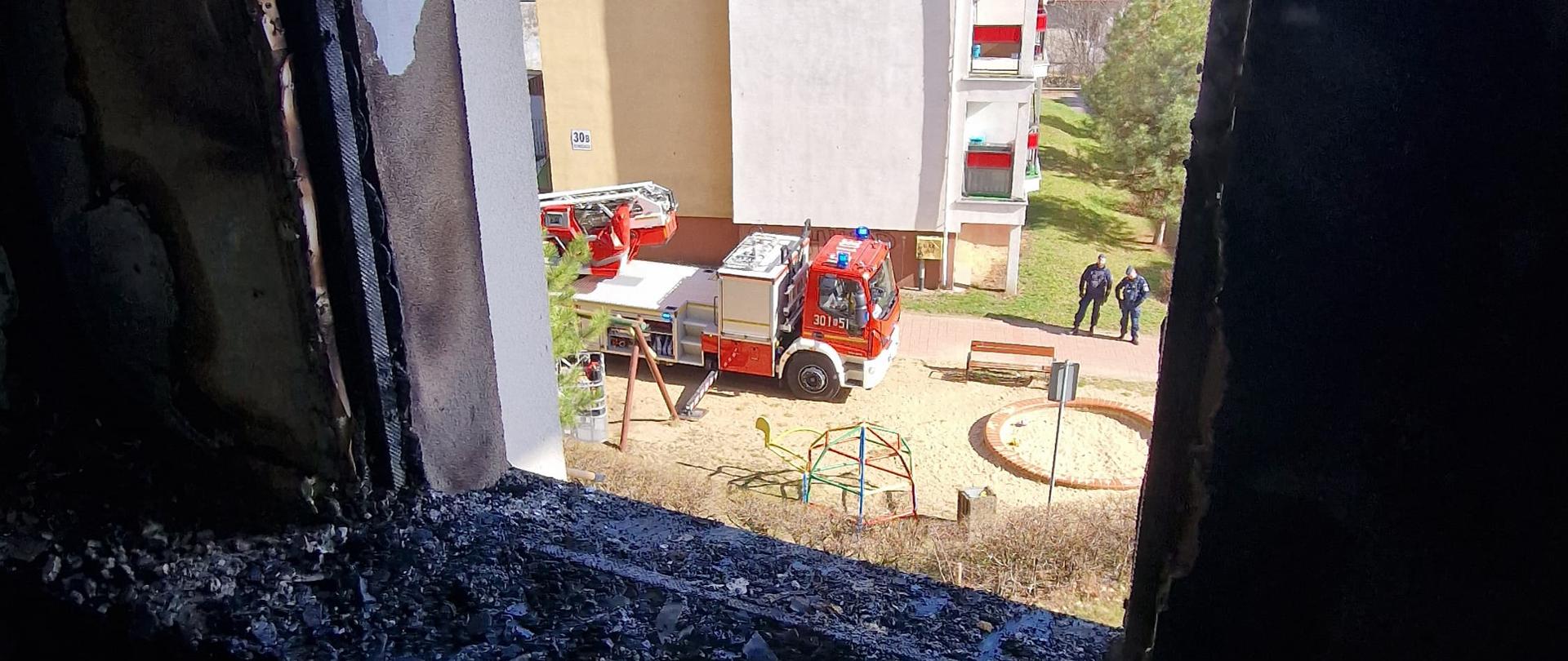 Mieszkanie po pożarze.