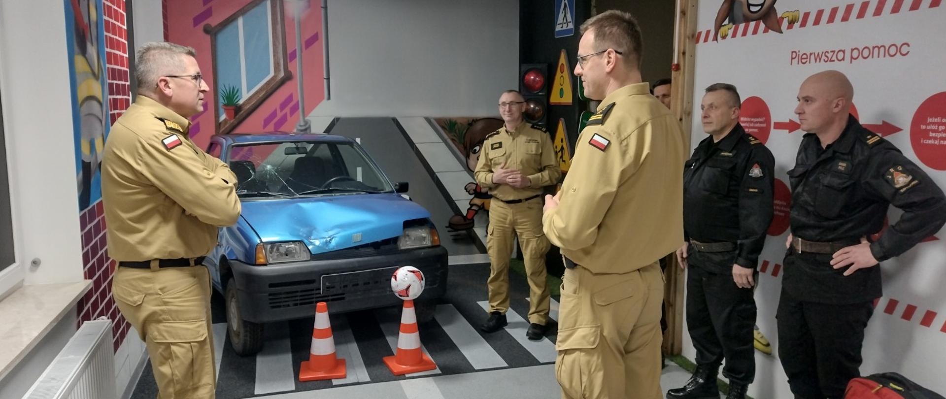 Zastępca Komendanta Głównego PSP nadbryg. Krzysztof Hejduk w Szprotawie - zwiedzanie Ognika