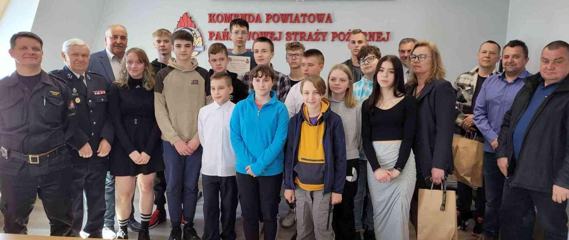 Uczestnicy podczas eliminacji powiatowych w KP PSP w Piszu