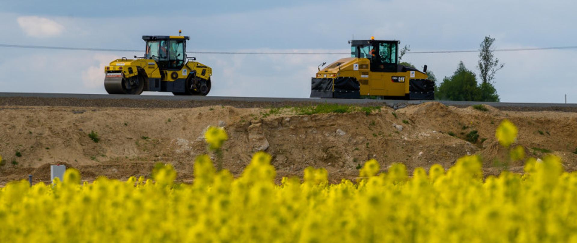 Walce drogowe na budowanej drodze ekspresowej S19 Niedrzwica Duża - Kraśnik