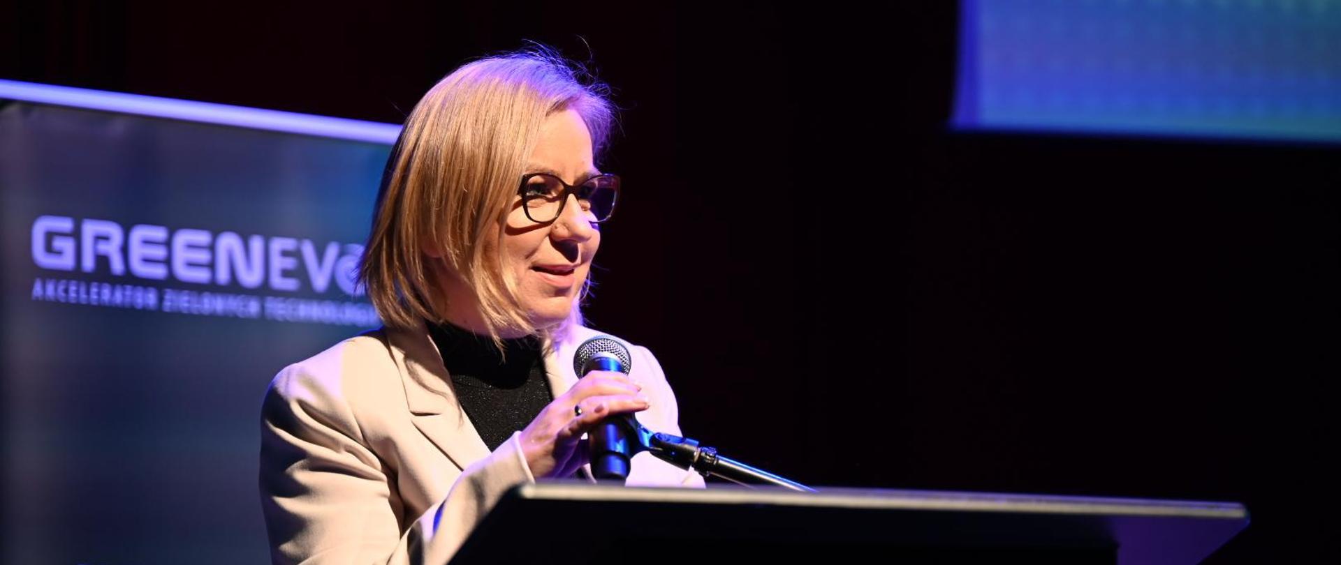 Ministra klimatu i środowiska Paulina Hennig-Kloska podczas konferencji „Smart Komunal: cyfryzacja dla środowiska” 