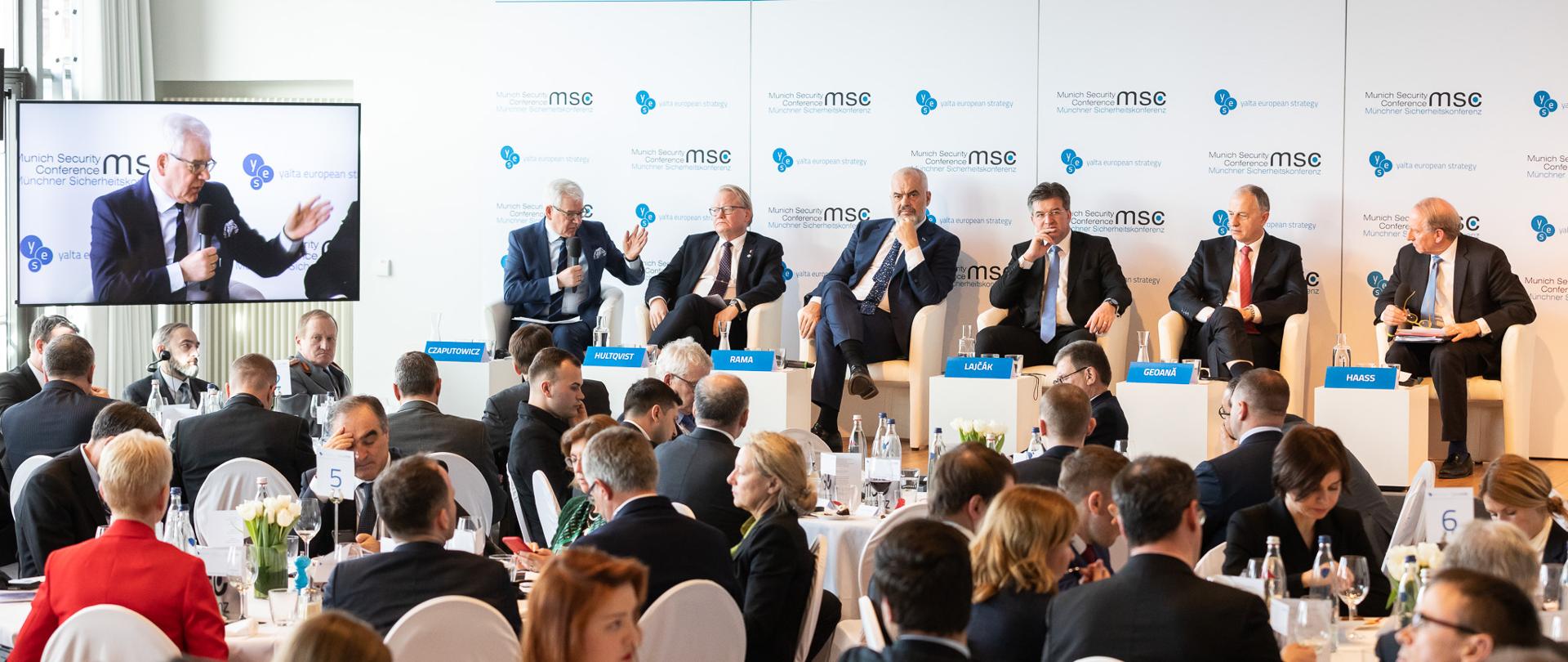 Minister Jacek Czaputowicz rozpoczął wizytę w Monachium