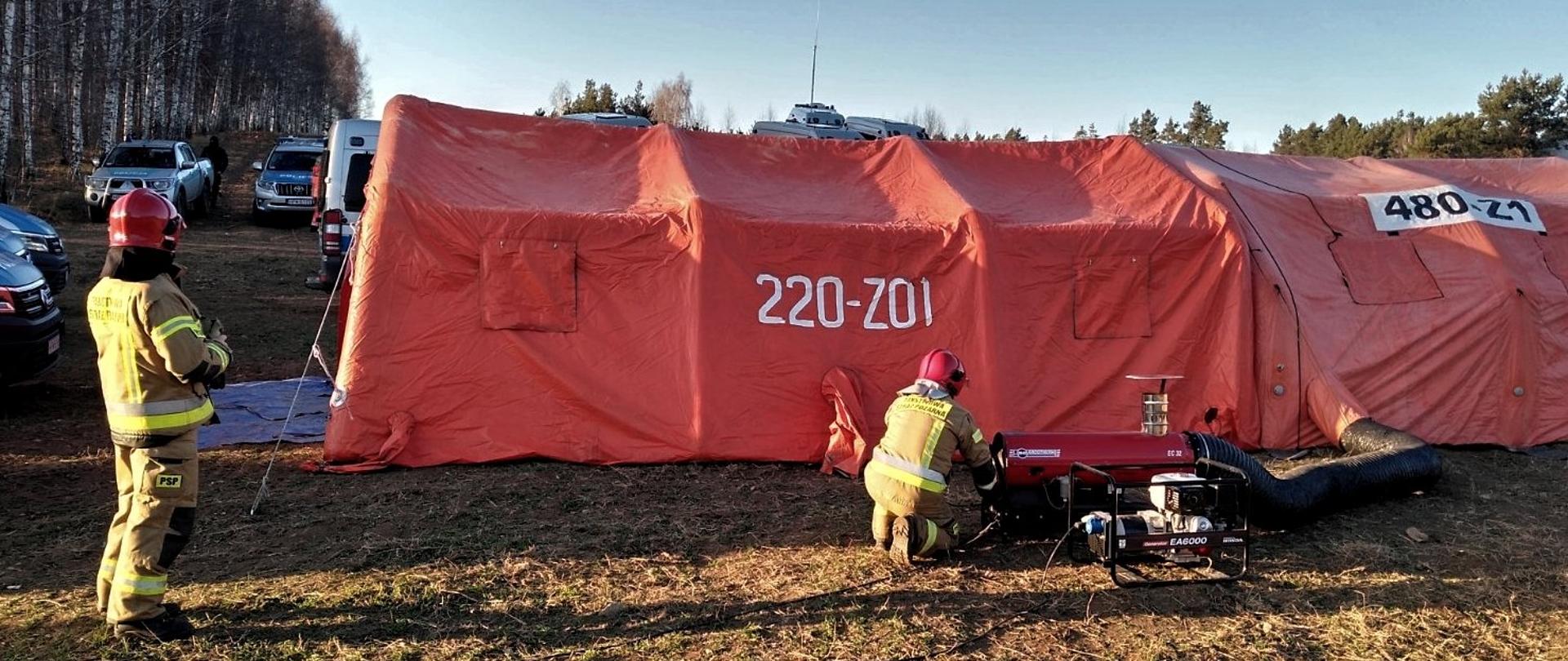 Strażacy wspierają działania służb związane z kryzysem migracyjnym na granicy polsko-białoruskiej.