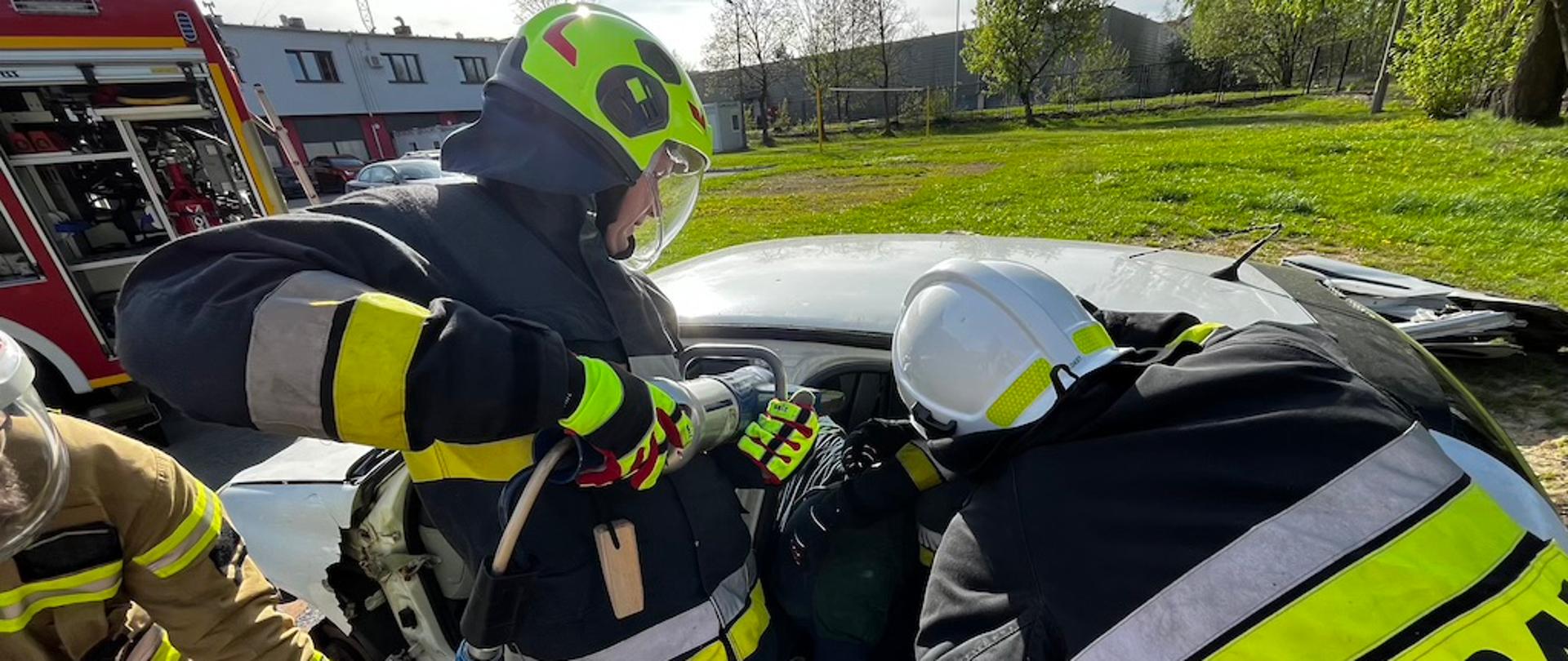 Zajęcia praktyczne w ramach szkolenia z zakresu ratownictwa technicznego