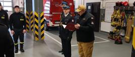 Uroczysta zbiórka z okazji wręczenia decyzji Komendanta Powiatowego PSP w Kędzierzynie-Koźlu o mianowaniu na stanowiska 