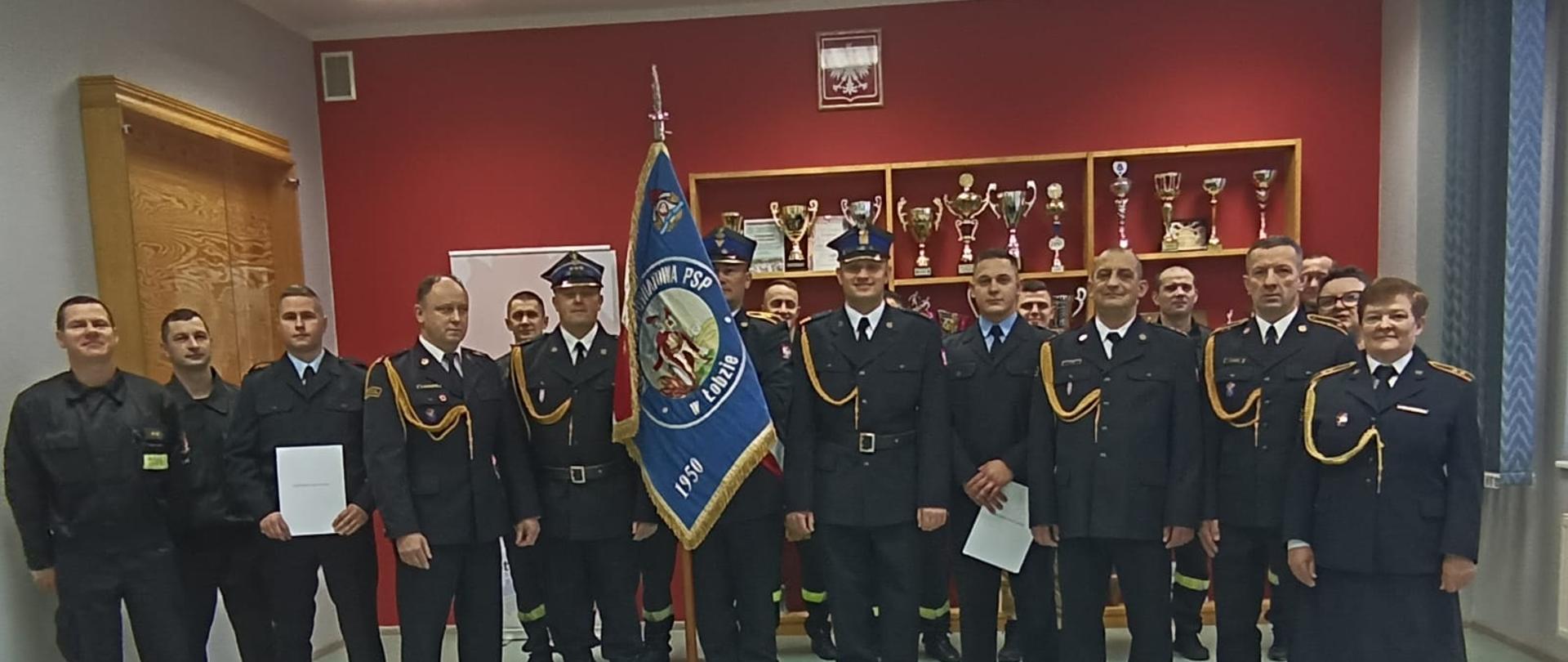 Uroczysta zbiórka z okazji ślubowania nowych funkcjonariuszy w KP PSP Łobez