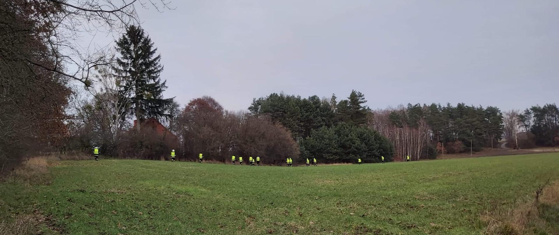 Tyraliera strażacka poszukująca mężczyznę