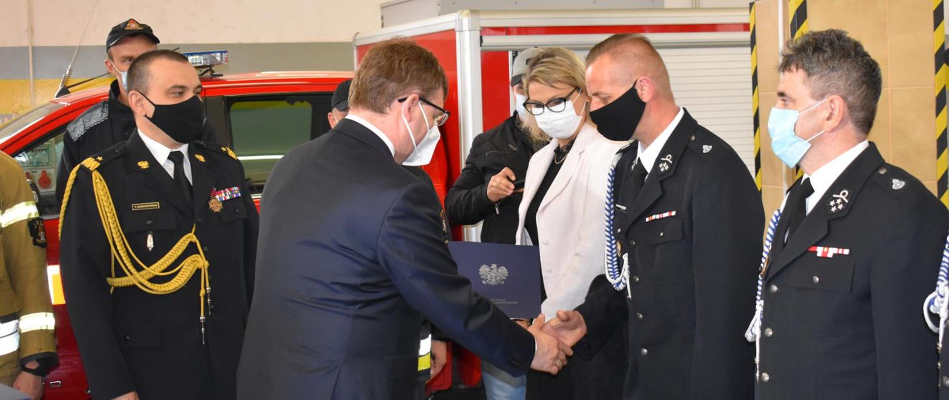 Uroczyste wręczenie promes jednostkom OSP