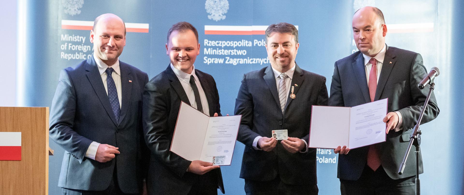 Uroczystość wręczenia pierwszej Karty Polaka dla przedstawiciela Polonii w Ameryce Łacińskiej