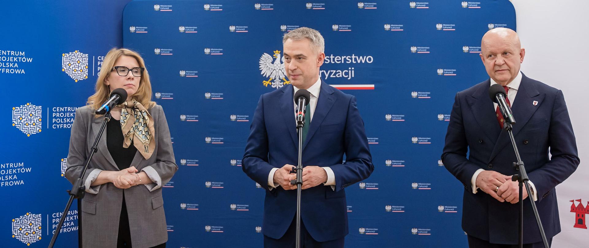 Blisko 976 mln zł na rozwój Klubów Rozwoju Cyfrowego w Polsce