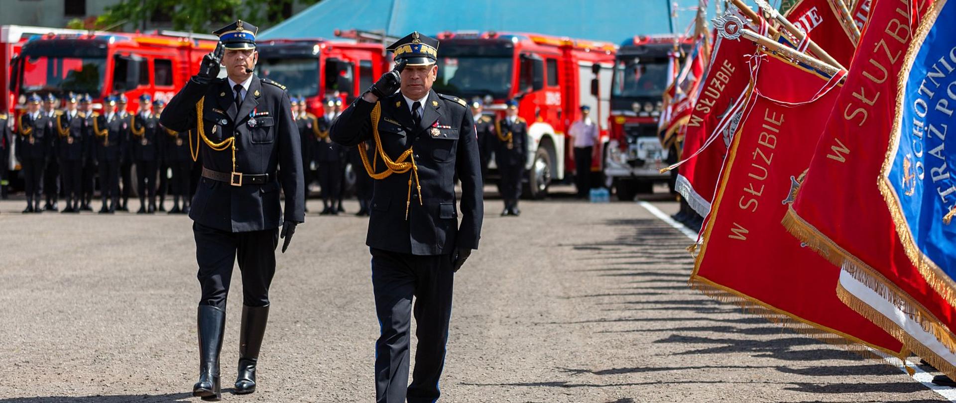Na zdjęciu dowódca uroczystości oraz Zastępca KG nadbry. Arkadiusz Przybyła