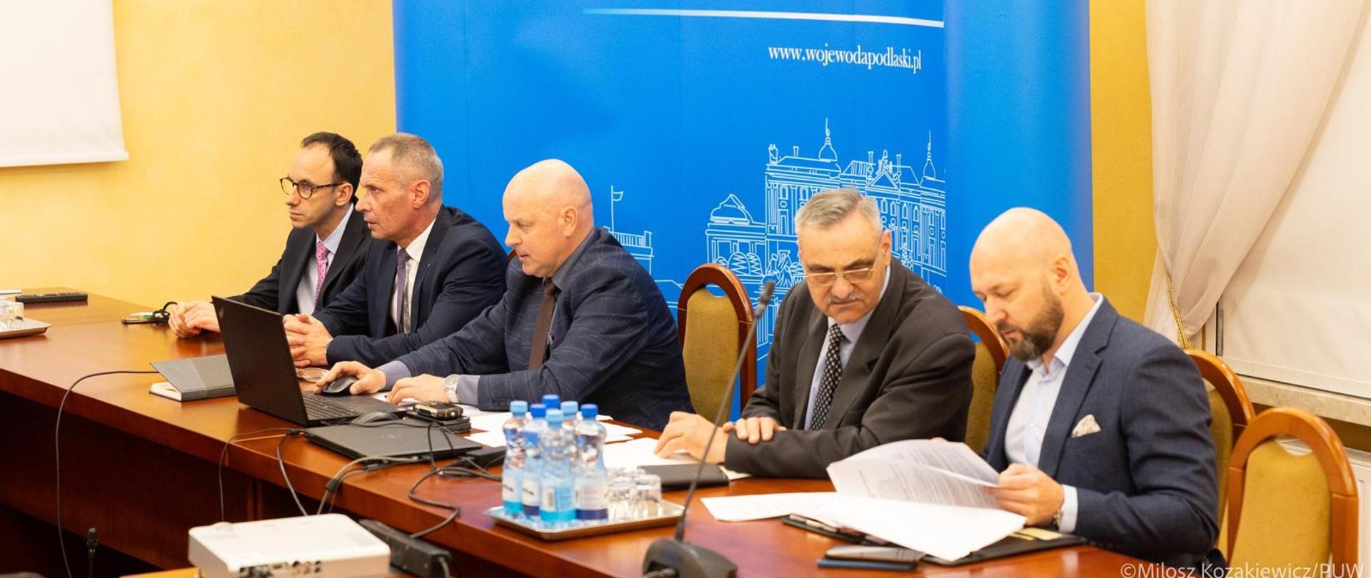 Wicewojewoda Michał Gąsowski na telekonferencji z Ministerstwem Rolnictwa i Rozwoju Wsi w sprawie przeciwdziałania pryszczycy