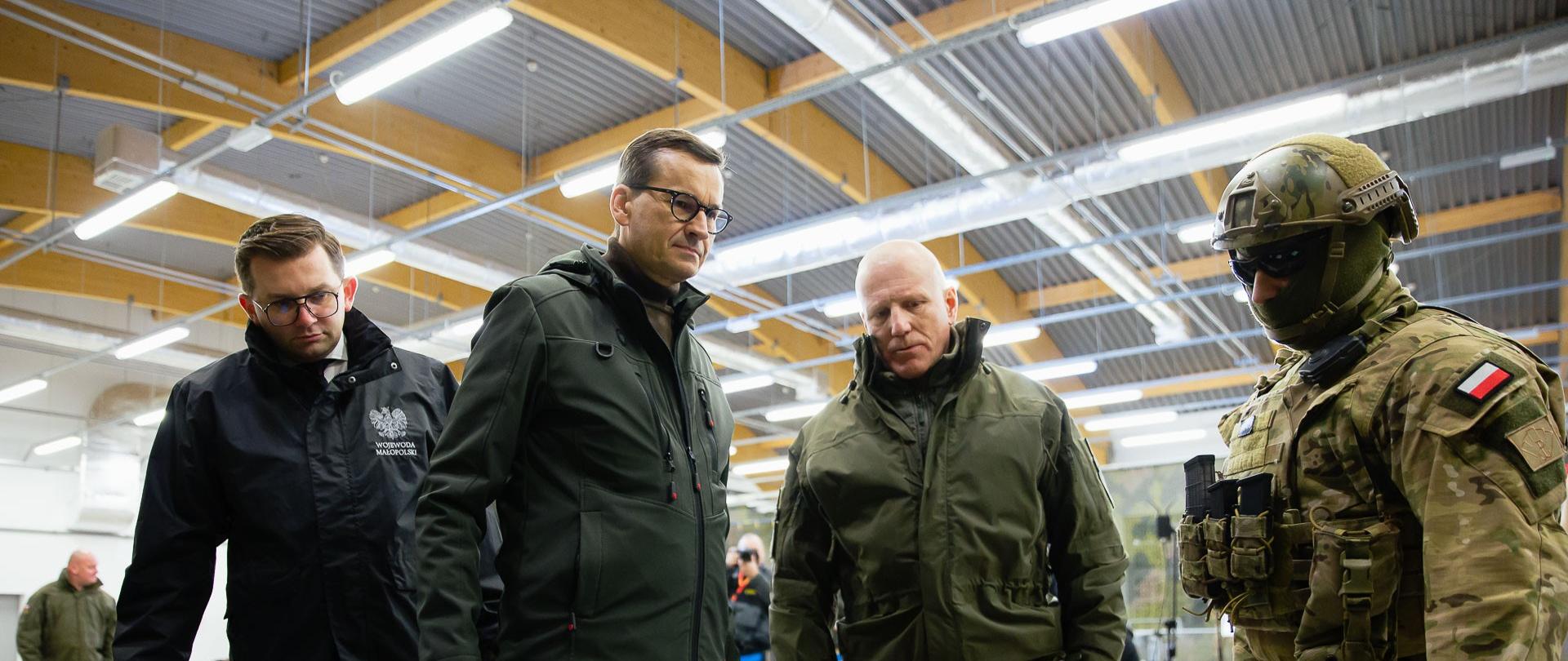 Premier Mateusz Morawiecki w Jednostce Wojskowej NIL w Krakowie.