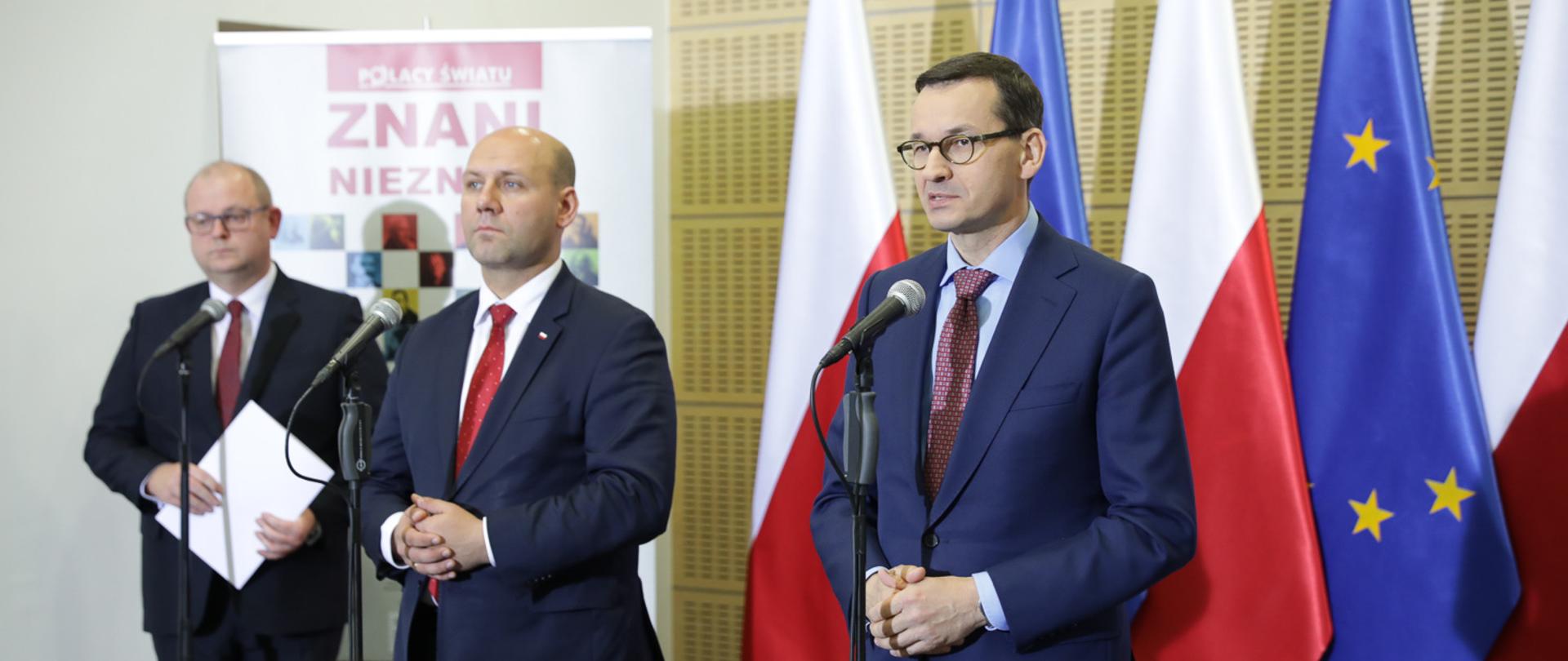 Podpisanie porozumienia ws. pomocy repatriantom i otwarcie wystawy „Znani nieznani. Polacy światu”